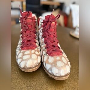 Olang Boots — Metallic Rose Gold w/ Wine Laces — Size 41 (Fit Like 40)